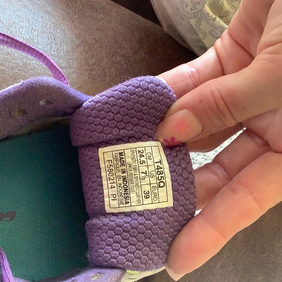 2 pair 7.5/39 ASIC women shoes - Picture 6 of 6